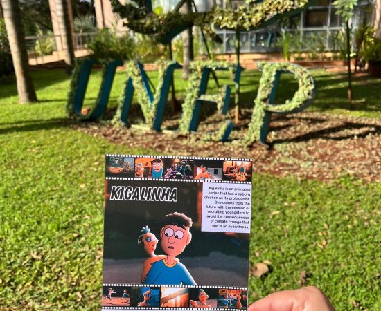 Kigalinha_MOP37 A animação Kigalinha e os quadrinhos da Super Eficiência Energética, que falam sobre a Emenda de Kigali, foram levados para a MOP 37 pelo IEI Brasil